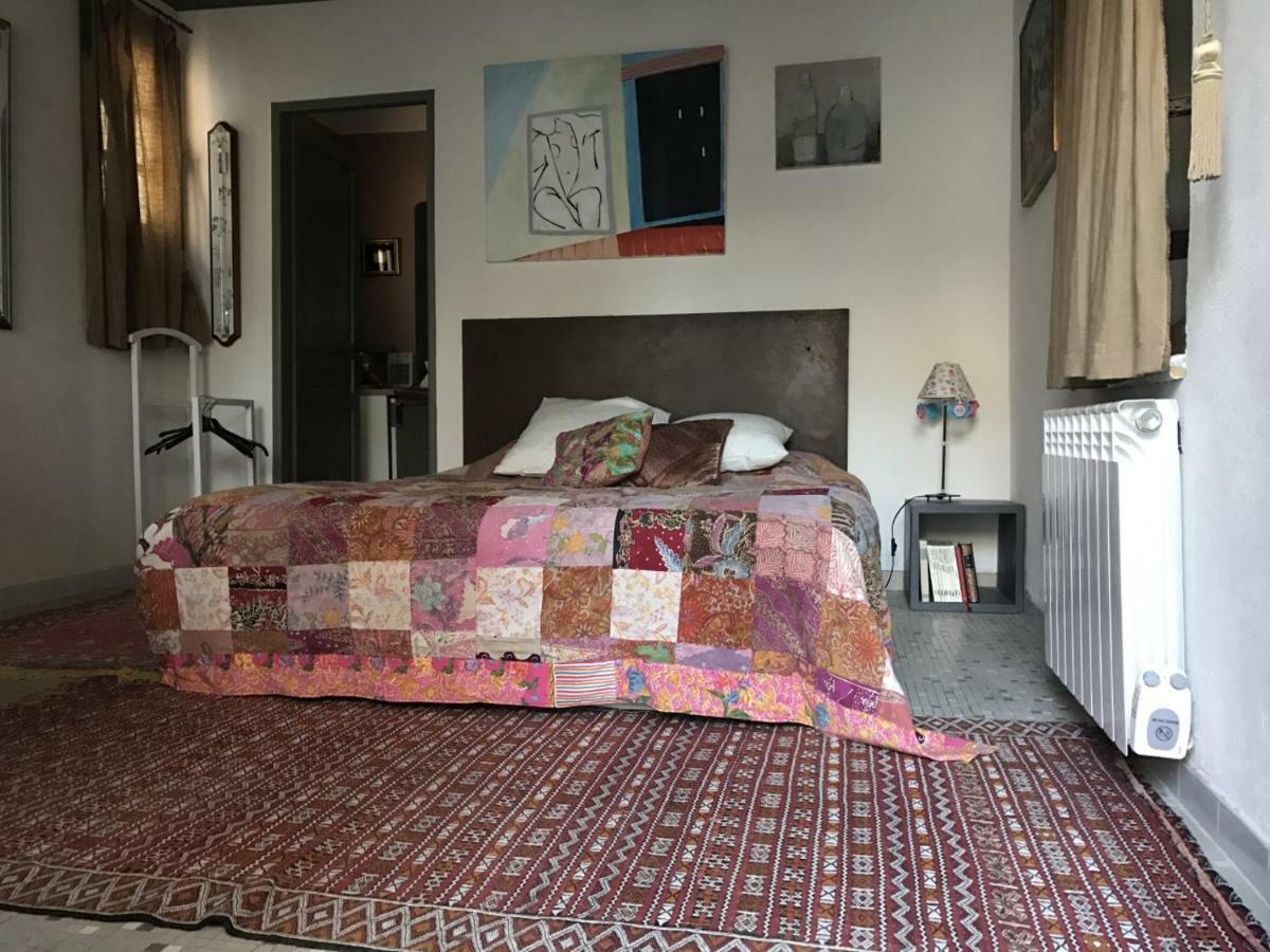 Nid D'Artiste Bed & Breakfast Saint-Quentin-la-Poterie Dış mekan fotoğraf